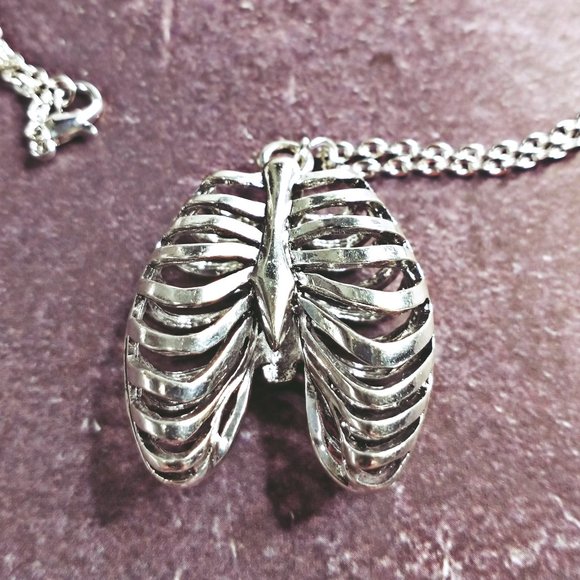 Silver 3D Skeleton Rib-Cage Bones Necklace - Picture 4 of 7